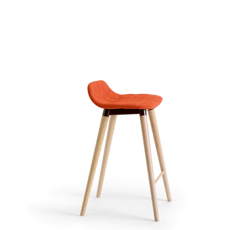 Offecct_Bop_barstool_wood_Virto2.jpg