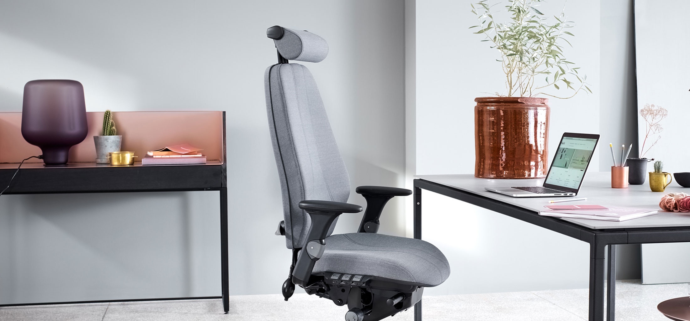 RH Logic 300 - 400 - Flokk - Configure your chair